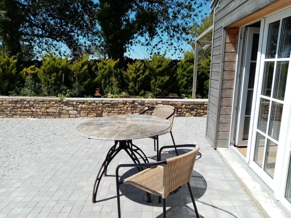 Hotel Galerie, Tumulus De La Hogue Fontenay-le-Marmion Exterior foto